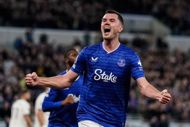 Liverpool, England, 29th September 2025. Michael Keane of Everton celebrates his goal to make it 1-0 during the Everton vs West Ham United Premier League match at Hill Dickinson Stadium, Liverpool. Picture credit should read: Andrew Yates Sportimage EDITORIAL USE ONLY. No use with unauthorised audio, video, data, fixture lists, club league logos or live services. Online in-match use limited to 120 images, no video emulation. No use in betting, games or single club league player publications. SPI_031_AY_EVE_vs_WHU SPI-4173-0031