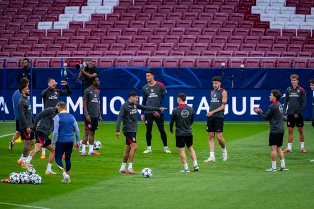 Atletico de Madrid Training Session And press conference, PK, Pressekonferenz - UEFA Champions League 2025 26 League Phase MD2 Players of Atletico de Madrid are seen training during the Training Session and Press Conference ahead of the UEFA Champions League 2024 25 match against Eintracht Frankfurt at Estadio Riyadh Air Metropolitano on September 29, 2025 in Madrid, Spain. Madrid Estadio Riyadh Air Metropolitano Madrid Spain Copyright: xAlbertoxGardinx AGardin_20250929_Foot_Cha_AtlMad_Tra_Pre_0306