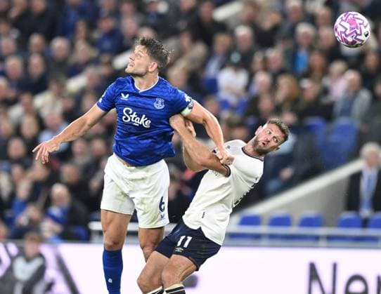 Everton v West Ham United Premier League Everton s James Tarkowski (left) and West Ham United s Niclas Füllkrug battle for the ball during the Premier League match at the Hill Dickson Stadium, Liverpool UK Newspapers OUT Copyright: xKarlxVallantinex FIL-22295-0063