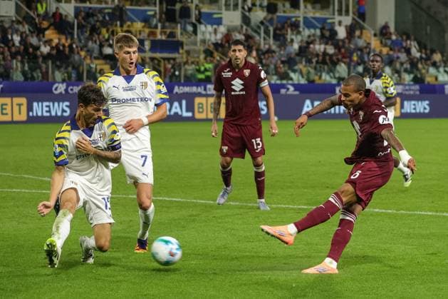 Torino s Cyril Ngonge kicks the ball during Parma Calcio vs Torino FC, Italian soccer Serie A match in Parma, Italy, September 29 2025  Copyright: xLorenzoxCattani IPAxSportx xipa-agency.netx xx IPA_65931455 IPA_Agency_IPA65931455