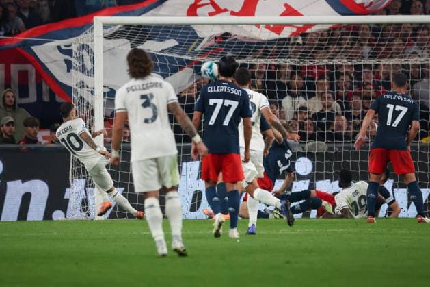 CALCIO - Serie A - Genoa CFC vs SS Lazio Serie A, Day 5, 29-09-2025, Stadio Ferraris, Genova, Genoa - Lazio, in the photo: goal Zaccagni Genoa Italy  Copyright: xIPAxSport ABACAx