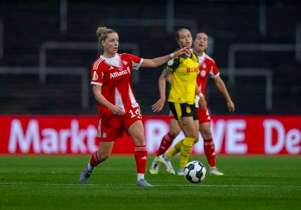 Alara Sehitler FC Bayern Muenchen, 14 29 09 2025, Borussia Dortmund FC Bayern München, Frauen, 1 Runde DFB Pokal in Dortmund, Stadion Rote Erde DFL regulations prohibit any use of photographs as image sequences and or quasi video Copyright: HMBxMedia xMarcoxBader