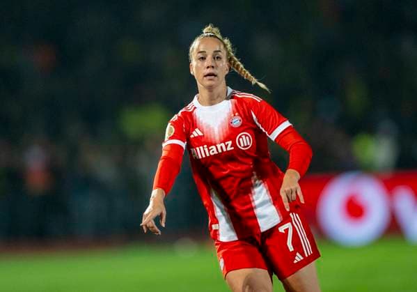 Giulia Gwinn FC Bayern Muenchen, 7 29 09 2025, Borussia Dortmund FC Bayern München, Frauen, 1 Runde DFB Pokal in Dortmund, Stadion Rote Erde DFL regulations prohibit any use of photographs as image sequences and or quasi video Copyright: HMBxMedia xMarcoxBader