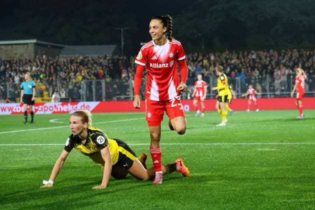 Dortmund, Germany 29 September 2025 DFB Pokal Women 2025 2026 Borussia Dortmund vs FC Bayern Munich Pictured from left Ann Sophie Vogel BVB and Natalia Padilla Bidas FCB DFB regulations prohibit any use of photographs as image sequences and or quasi video Stadion Rote Erde Nordrhein Westfalen Copyright: xFotostandx xFantinix