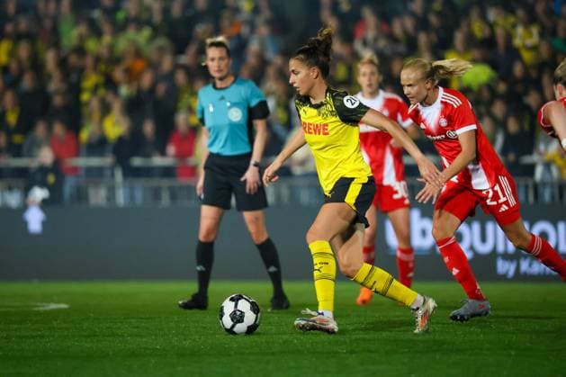 Dortmund, Germany 29 September 2025 DFB Pokal Women 2025 2026 Borussia Dortmund vs FC Bayern Munich Pictured from left Jasmin Jebbes BVB and Pernille Harder FCB in a running duel DFB regulations prohibit any use of photographs as image sequences and or quasi video Stadion Rote Erde Nordrhein Westfalen Copyright: xFotostandx xFantinix