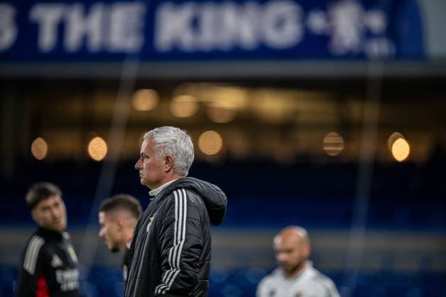 GB, London - 29 September 2025 : Jose Mourinho Head coach, manager of S.L. Benfica during S.L. Benfica training Session and press conference, PK, Pressekonferenz before match against Chelsea FC for UEFA Champions League 2025 26 League Phase MD2 at Stamford Bridge stadium in London, England. Photo Sebastian Frej S.L. Benfica Training Session And Press Conference - UEFA Champions League 2025 26 League Phase MD2 Copyright: xSebastianxFrejx