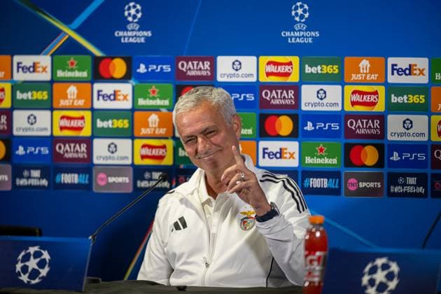 GB, London - 29 September 2025 : Jose Mourinho Head coach, manager of S.L. Benfica during S.L. Benfica training Session and press conference, PK, Pressekonferenz before match against Chelsea FC for UEFA Champions League 2025 26 League Phase MD2 at Stamford Bridge stadium in London, England. Photo Sebastian Frej S.L. Benfica Training Session And Press Conference - UEFA Champions League 2025 26 League Phase MD2 Copyright: xSebastianxFrejx