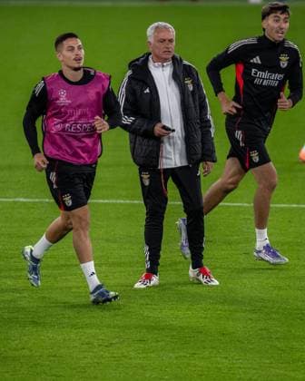 GB, London - 29 September 2025 : Franjo Ivanovic, Rafael Obrador and Jose Mourinho Head coach, manager of S.L. Benfica during S.L. Benfica training Session and press conference, PK, Pressekonferenz before match against Chelsea FC for UEFA Champions League 2025 26 League Phase MD2 at Stamford Bridge stadium in London, England. Photo Sebastian Frej S.L. Benfica Training Session And Press Conference - UEFA Champions League 2025 26 League Phase MD2 Copyright: xSebastianxFrejx