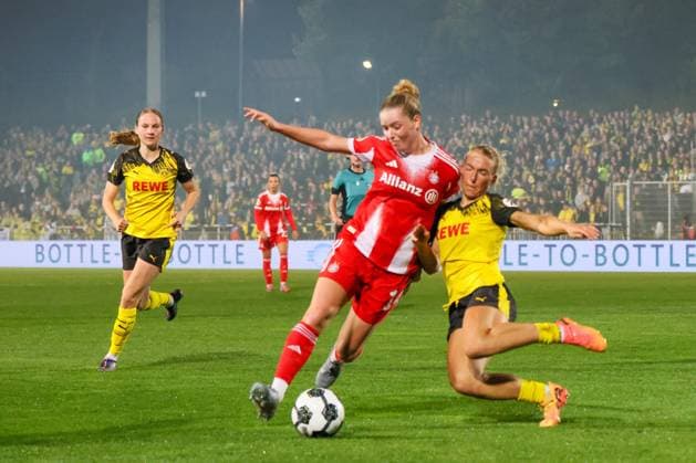 Dortmund, Germany 29 September 2025 DFB Pokal Women 2025 2026 Borussia Dortmund vs FC Bayern Munich In picture from left in duel Alara FCB and Ann Sophie Vogel BVB DFB regulations prohibit any use of photographs as image sequences and or quasi video Stadion Rote Erde Nordrhein Westfalen Copyright: xFotostandx xFantinix