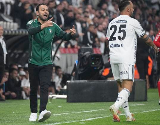 Coach Selcuk Inan of Kocaelispor during the Trendyol Super League match between Besiktas JK and Kocaelispor at Tupras Stadium on September 29, 2025 in Istanbul, Turkey. Istanbul TUPRAS STADIUM Turkey Copyright: xSeskimphotox Besiktas-Kocaeli_290925 (1)