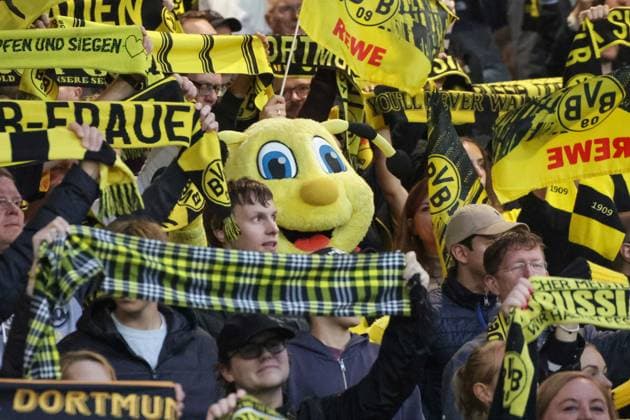 29 09 2025, xgrfx, Football DFB Cup Women 1 Round, Borussia Dortmund FC Bayern Munich v l BVB Fans, Mascot Emma Borussia Dortmund DFL DFB REGULATIONS PROHIBIT ANY USE OF PHOTOGRAPHS as IMAGE SEQUENCES and or QUASI VIDEO Dortmund