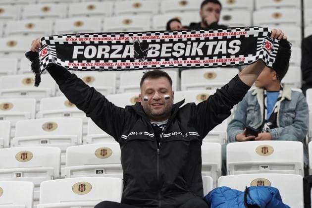 Fans of Besiktas during the Trendyol Super League match between Besiktas JK and Kocaelispor at Tupras Stadium on September 29, 2025 in Istanbul, Turkey. Istanbul TUPRAS STADIUM Turkey Copyright: xSeskimphotox Besiktas-Kocaeli_290925 (35)