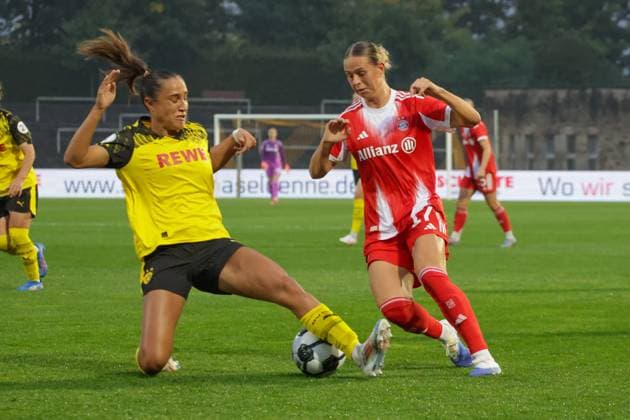 29 09 2025, xgrfx, Football DFB Cup Women 1 Round, Borussia Dortmund FC Bayern Munich v l Jenske Steenwijk Borussia Dortmund , Klara Bühl FC Bayern Munich DFL DFB REGULATIONS PROHIBIT ANY USE OF PHOTOGRAPHS as IMAGE SEQUENCES and or QUASI VIDEO Dortmund