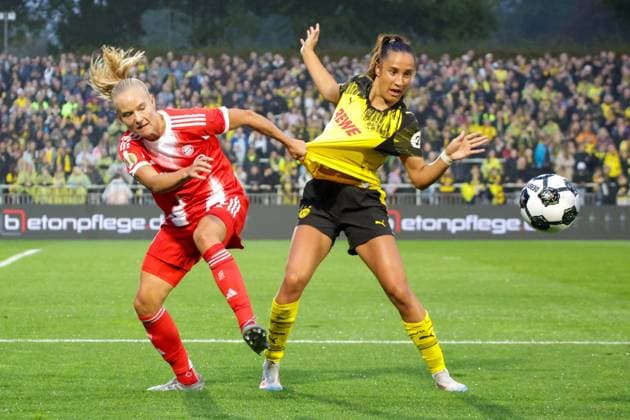 29 09 2025, xgrfx, Football DFB Cup Women 1 Round, Borussia Dortmund FC Bayern Munich v l Pernille Harder FC Bayern Munich , Jenske Steenwijk Borussia Dortmund DFL DFB REGULATIONS PROHIBIT ANY USE OF PHOTOGRAPHS as IMAGE SEQUENCES and or QUASI VIDEO Dortmund