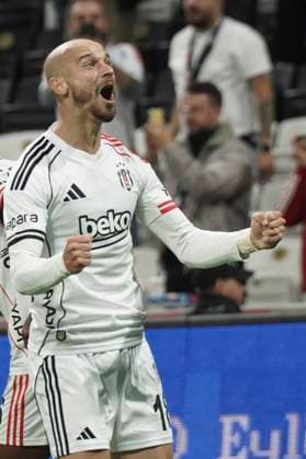 Vaclav Cerny (18) of Besiktas celebrates after scoring the second goal of his team during the Trendyol Super League match between Besiktas JK and Kocaelispor at Tupras Stadium on September 29, 2025 in Istanbul, Turkey. Istanbul TUPRAS STADIUM Turkey Copyright: xSeskimphotox Besiktas-Kocaeli_290925 (71)