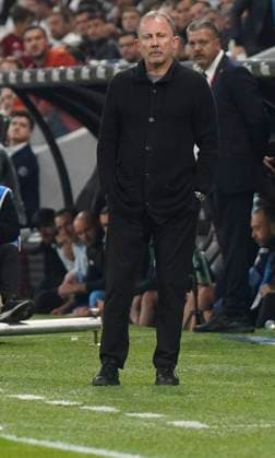 Coach Sergen Yalcin of Besiktas reacts during the Trendyol Super League match between Besiktas JK and Kocaelispor at Tupras Stadium on September 29, 2025 in Istanbul, Turkey. Istanbul TUPRAS STADIUM Turkey Copyright: xSeskimphotox Besiktas-Kocaeli_290925 (111)