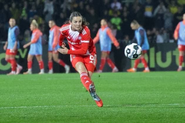 29 09 2025, xgrfx, Football DFB Cup Women 1 Round, Borussia Dortmund FC Bayern Munich v l Tuva Hansen FC Bayern Munich DFL DFB REGULATIONS PROHIBIT ANY USE OF PHOTOGRAPHS as IMAGE SEQUENCES and or QUASI VIDEO Dortmund