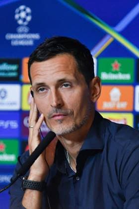 Atletico de Madrid Vs Eintracht Frankfurt press conference, PK, Pressekonferenz in Madrid - 29 Sep 2025 Dino Toppmoller, head coach of Eintracht Frankfurt, attends a press conference ahead of their UEFA Champions League 2025 26 match against Atletico de Madrid at Riyadh Air Metropolitano. Madrid Spain Copyright: xAtilanoxGarciax xSOPAxImagesx FOTO50164