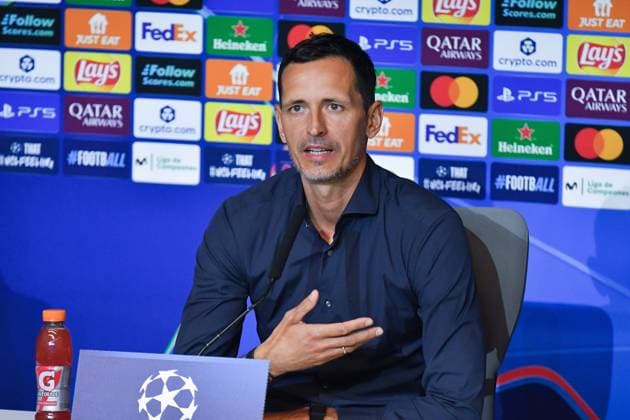 September 29, 2025, Madrid, Spain: Dino Toppmoller, head coach of Eintracht Frankfurt, attends a press conference, PK, Pressekonferenz ahead of their UEFA Champions League 2025 26 match against Atletico de Madrid at Riyadh Air Metropolitano. Madrid Spain - ZUMAs197 20250929_aaa_s197_292 Copyright: xAtilanoxGarciax