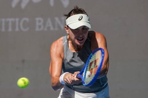 BEIJING, CHINA - SEPTEMBER 30: Belinda Bencic of Switzerland returns a shot in the Women s Singles Round of 16 match against Coco Gauff of the United States on day 9 of the 2025 China Open at the National Tennis Center on September 30, 2025 in Beijing, China.  Copyright: xVCGx 111594162616