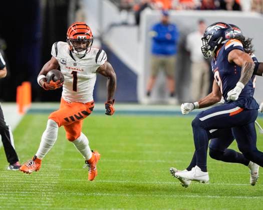September 29, 2025: Cincinnati Bengals wide receiver Ja Marr Chase (1) breaks into the open field in the first half of the football game between the Denver Broncos and Cincinnati Bengals. CSM. - ZUMAc04_ 20250929_zma_c04_040 Copyright: xDerekxRegensburgerx