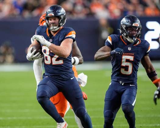 September 29, 2025: Denver Broncos tight end Adam Trautman (82) runs after the catch in the first half of the football game between the Denver Broncos and Cincinnati Bengals. CSM. - ZUMAc04_ 20250929_zma_c04_064 Copyright: xDerekxRegensburgerx
