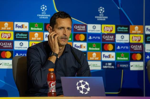 September 29, 2025, Madrid, Spain: Dino Toppmoller, Head Coach of Eintracht Frankfurt, speaks during a press conference, PK, Pressekonferenz ahead of the UEFA Champions League 2024 25 match against Atletico de Madrid at Estadio Riyadh Air Metropolitano. Madrid Spain - ZUMAs197 20250929_aaa_s197_385 Copyright: xDavidxCanalesx