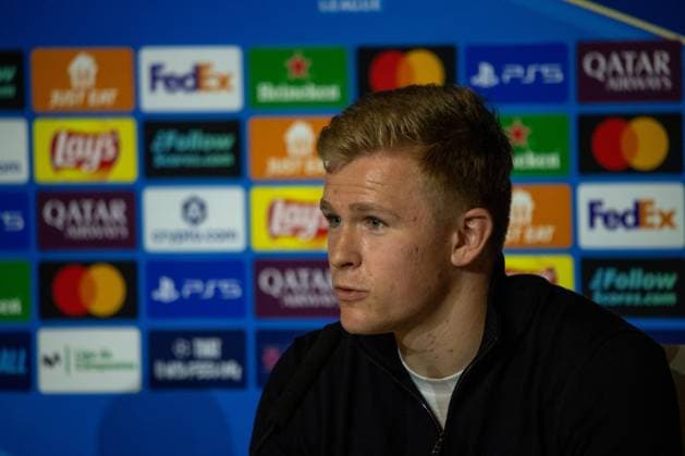 September 29, 2025, Madrid, Spain: Jonathan Burkardt of Eintracht Frankfurt speaks during a press conference, PK, Pressekonferenz ahead of the UEFA Champions League 2024 25 match against Atletico de Madrid at Estadio Riyadh Air Metropolitano. Madrid Spain - ZUMAs197 20250929_aaa_s197_393 Copyright: xDavidxCanalesx
