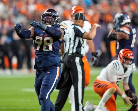 September 29, 2025: Denver Broncos defensive end John Franklin-Myers (98) does a sack dance in the second half of the football game between the Denver Broncos and Cincinnati Bengals. CSM. - ZUMAc04_ 20250929_zma_c04_075 Copyright: xDerekxRegensburgerx