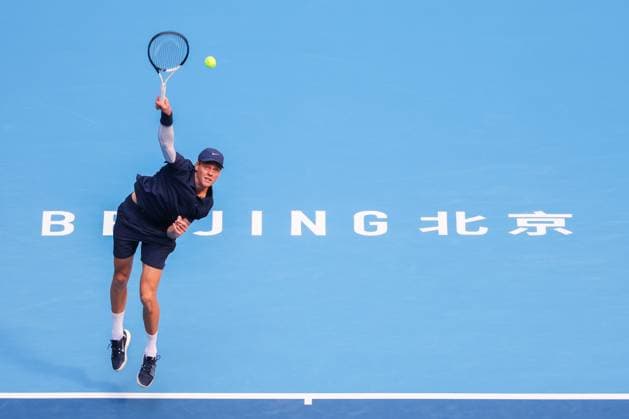 BEIJING, CHINA - SEPTEMBER 30: Jannik Sinner of Italy competes in the Men s Singles Semifinal match against Alex De Minaur of Australia on day 9 of the 2025 China Open at the National Tennis Center on September 30, 2025 in Beijing, China.  Copyright: xVCGx 111594179245