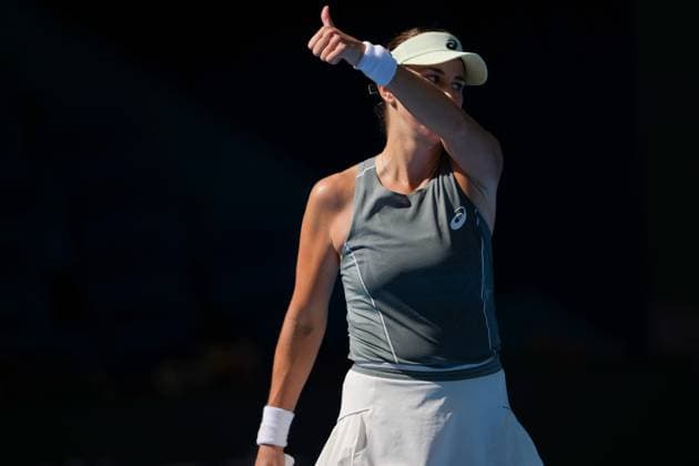 (250930) -- BEIJING, Sept. 30, 2025 -- Belinda Bencic reacts during the women s singles fourth round match between Coco Gauff of the United States and Belinda Bencic of Switzerland at 2025 China Open tennis tournament in Beijing, China, Sept. 30, 2025. ) (SP)CHINA-BEIJING-TENNIS-CHINA OPEN-WOMEN S SINGLES-FOURTH ROUND(CN) NaxYuqi 