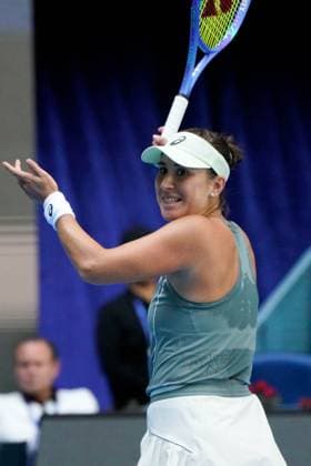 (250930) -- BEIJING, Sept. 30, 2025 -- Belinda Bencic reacts during the women s singles fourth round match between Coco Gauff of the United States and Belinda Bencic of Switzerland at 2025 China Open tennis tournament in Beijing, China, Sept. 30, 2025. ) (SP)CHINA-BEIJING-TENNIS-CHINA OPEN-WOMEN S SINGLES-FOURTH ROUND(CN) XiexHan 