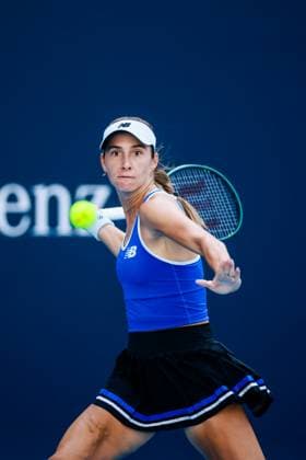 BEIJING, CHINA - SEPTEMBER 30: McCartney Kessler of the United States competes in the Women s Singles Round of 16 match against Eva Lys of Germany on day 9 of the 2025 China Open at the National Tennis Center on September 30, 2025 in Beijing, China.  Copyright: xVCGx 111594178609
