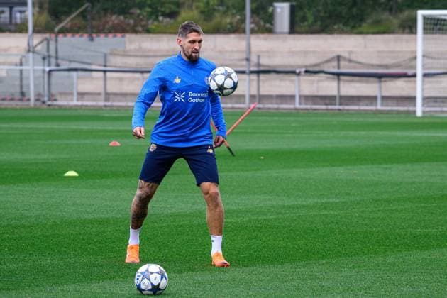 LEVERKUSEN, GERMANY - 30 SEPTEMBER, 2025: Robert Andrich - UEFA Champions League, MD-1, practice FC Bayer 04 Leverkusen at BayArena.  Copyright: xVITALIIxKLIUIEVx