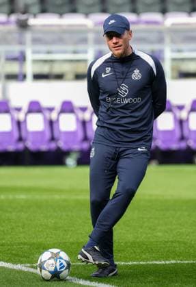 Union s head coach Sebastien Pocognoli pictured during a training session of Belgian soccer team Royale Union Saint-Gilloise in Brussels, on Tuesday 30 September 2025. The team prepares for tomorrow s match against English team Newcastle United FC, on the second day of the League phase of the UEFA Champions League tournament. VIRGINIExLEFOUR  x135703935x