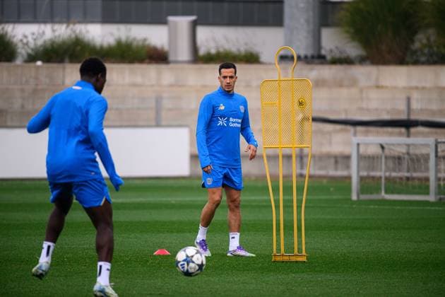 LEVERKUSEN, GERMANY - 30 SEPTEMBER, 2025: Lucas Vazquez - UEFA Champions League, MD-1, practice FC Bayer 04 Leverkusen at BayArena.  Copyright: xVITALIIxKLIUIEVx