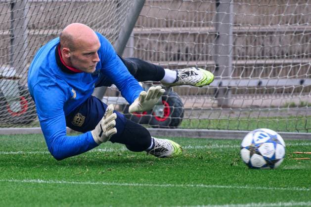 LEVERKUSEN, GERMANY - 30 SEPTEMBER, 2025: Niklas Lomb - UEFA Champions League, MD-1, practice FC Bayer 04 Leverkusen at BayArena.  Copyright: xVITALIIxKLIUIEVx
