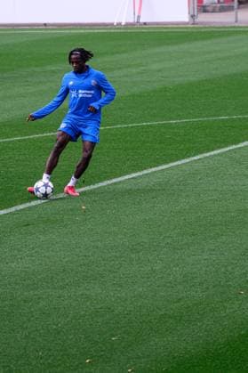 LEVERKUSEN, GERMANY - 30 SEPTEMBER, 2025: Naba Mensah - UEFA Champions League, MD-1, practice FC Bayer 04 Leverkusen at BayArena.  Copyright: xVITALIIxKLIUIEVx