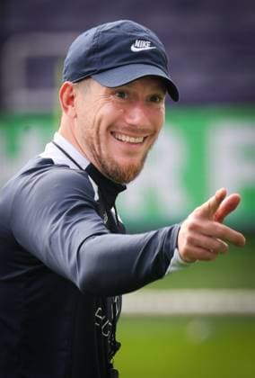 Union s head coach Sebastien Pocognoli pictured during a training session of Belgian soccer team Royale Union Saint-Gilloise in Brussels, on Tuesday 30 September 2025. The team prepares for tomorrow s match against English team Newcastle United FC, on the second day of the League phase of the UEFA Champions League tournament. VIRGINIExLEFOUR  x135704335x