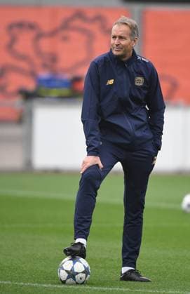 30 09 2025, xophax, Football , Champions League Bayer Leverkusen Training before the match against PSV Eindhoven Coach Kasper Hjulmand Bayer 04 Leverkusen Leverkusen