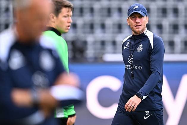 Royale Union Saint-Gilloise v Newcastle United - UEFA Champions League Media Activities 30 09 2025 BRUSSELS, BELGIUM - SEPTEMBER 30 : Pocognoli Sebastien head coach of Union Saint-Gilloise pictured during a training session ahead of the UEFA Champions League 2025 26 League Phase MD2 match between Royale Union Saint-Gilloise and Newcastle United on September 30, 2025 in Brussels, Belgium, 30 09 2025 Brussels Belgium  Copyright: xTomasxSiskx