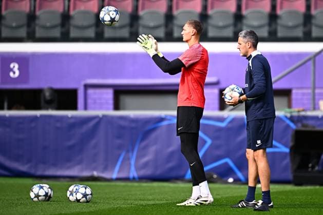 Royale Union Saint-Gilloise v Newcastle United - UEFA Champions League Media Activities 30 09 2025 BRUSSELS, BELGIUM - SEPTEMBER 30 : Scherpen Kjell goalkeeper of Union Saint-Gilloise pictured during a training session ahead of the UEFA Champions League 2025 26 League Phase MD2 match between Royale Union Saint-Gilloise and Newcastle United on September 30, 2025 in Brussels, Belgium, 30 09 2025 Brussels Belgium  Copyright: xTomasxSiskx