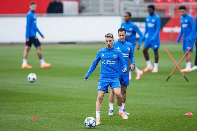 UEFA Champions League final training Bayer 04 Leverkusen 30 09 2025 Alejandro Grimaldo Bayer 04 Leverkusen, 20 on the ball UEFA Champions League final training Bayer 04 Leverkusen, Leverkusen, Ulrich Haberland Stadion on 30 09 2025 Copyright: xBEAUTIFULxSPORTS Wunderlx