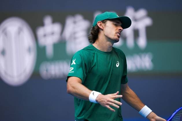 (250930) -- BEIJING, Sept. 30, 2025 -- Alex De Minaur reacts during the men s singles semifinal match between Jannik Sinner of Italy and Alex De Minaur of Australia at 2025 China Open tennis tournament in Beijing, China, Sept. 30, 2025. ) (SP)CHINA-BEIJING-TENNIS-CHINA OPEN-MEN S SINGLES-SEMIFINALS (CN) NaxYuqi 