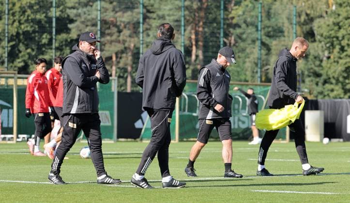 Coach Steffen Baumgart, Co Coach Danilo de Souza, Co Coach Sebastian Bönig, Co Coach Kevin McKenna Sport Football Soccer Training 1 Bundesliga Men DFL Season 2025 2026 30 09 2025 1 FC Union Berlin FCU DFL regulations prohibit any use of photographs as image sequences and or quasi video