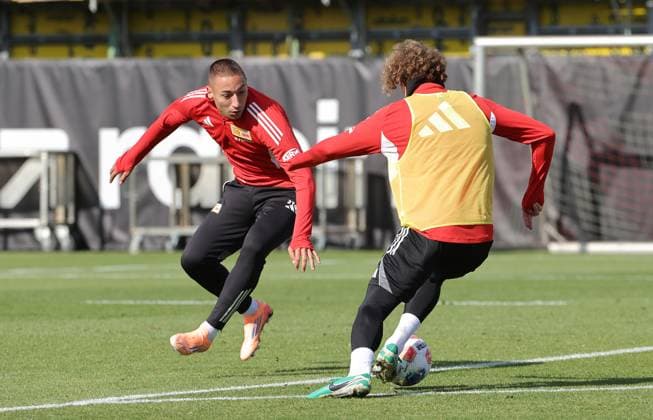 Marin Ljubicic, Alex Kral duel match scene action sport football soccer training 1 Bundesliga men DFL season 2025 2026 30 09 2025 1 FC Union Berlin FCU DFL regulations prohibit any use of photographs as image sequences and or quasi video