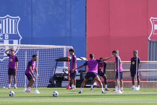 September 30, 2025, Sant Joan Despi, Barcelona, SPAIN: Eric Garcia, Ferran Torres and Pedri during the training day of FC Barcelona, Barca ahead UEFA Champions League 2025 26, football match against Paris Saint Germain at Ciudad Esportiva Joan Gamper on September 30, 2025 in Sant Joan Despi, Barcelona, Spain. Sant Joan Despi SPAIN - ZUMAa181 20250930_zaa_a181_007 Copyright: xJavierxBorregox