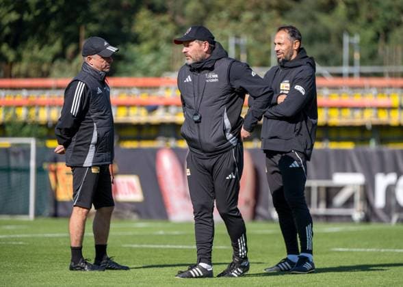 Soccer, Men, Season 2025 2026, 1 Bundesliga, 1 FC Union Berlin, Training, f l Co Coach Sebastian Bönig 1 FC Union , Coach Steffen Baumgart 1 FC Union Berlin , Co Coach Danilo de Souza 1 FC Union Berlin , 30 09 2025, Copyright: xMatthiasxKochx