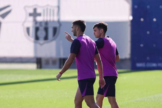 September 30, 2025, Sant Joan Despi, Barcelona, SPAIN: Pedri and Ferran Torres during the training day of FC Barcelona, Barca ahead UEFA Champions League 2025 26, football match against Paris Saint Germain at Ciudad Esportiva Joan Gamper on September 30, 2025 in Sant Joan Despi, Barcelona, Spain. Sant Joan Despi SPAIN - ZUMAa181 20250930_zaa_a181_018 Copyright: xJavierxBorregox