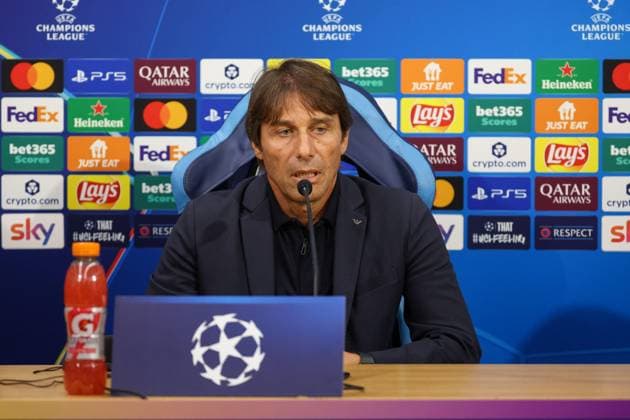 September 30, 2025, Napoli, Campania, ITALIA: Antonio Conte Head Coach of SSC Napoli During the press conference, PK, Pressekonferenz on September 30, 2025, valid for the Champions League, before the 2025 26 match between Napoli and Sporting Lisbon in Naples at the Stadio Maradona..In the photo: Napoli ITALIA - ZUMAs236 20250930_aap_s236_010 Copyright: xFabioxSassox